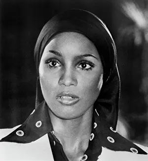 Vampira: Teresa Graves - actress