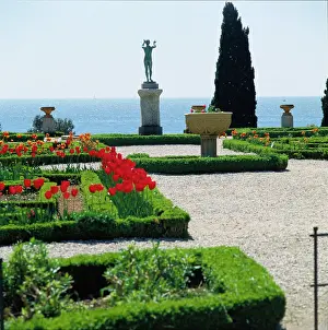 Domicile: Terrace of the castle Miramar