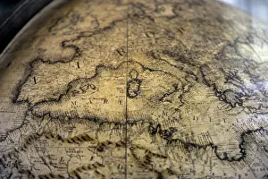 Vinci: Terrestrial globe by cosmographer Vicenzo Coronelli (1650-1