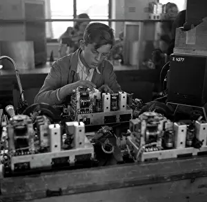 Assembles: Tesla Prague - manufacture of radios