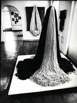 Owns: Textile sculpture by Claire Zeisler, exhibition in Zurich