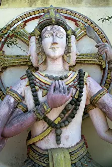 Gue001: THAILAND MULTI FACED HINDU STATUE