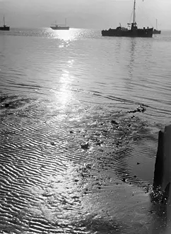Mudflats: THAMES ESTUARY 1940S