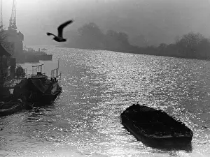 Glistening: THAMES SUNSET