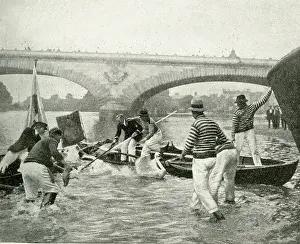 Identifying: Thames watermen at work during Swan Upping