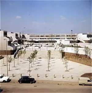 Thamesmead: THAMESMEAD 1975