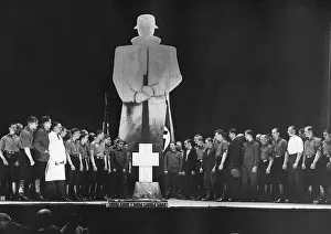 Gross: Theater performance of the German Labor Front, 1935