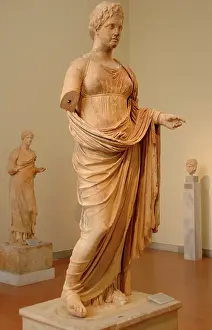 Mantle: THEMIS statue, goddess of justice. Greece. IV century B.C
