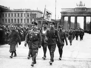Bourgeoisie: Theodor Duesterberg at the Stahlhelm parade at the