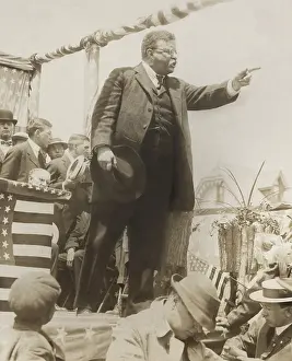 Lcgr1705: Theodore Roosevelt campaigning for President in