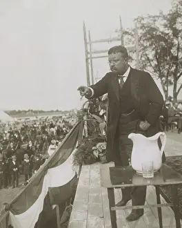 Lcgr1704: Theodore Roosevelt delivering a speech, Concord