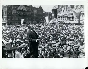 Instinctive: Theodore Roosevelt giving a speech to a large crowd