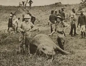 Lcgr1705: Theodore Roosevelt and unidentified man standing