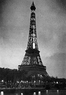Readings: The Thermometer on the Eiffel Tower, 1934