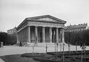 Nobile: Theseus Temple in the Volksgarten, 1938