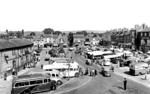 Thirsk: Thirsk, Market Day c1955