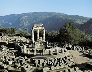 Tholos: Tholos of the Sanctuary of Athena Pronaia. ca