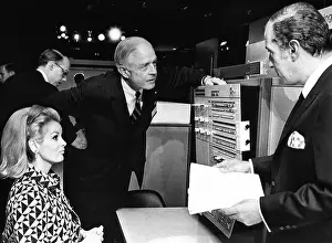 Stockholders: Thomas J. Watson, Jr. talks with IBM stockholders ?