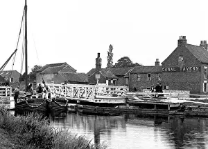 Thorne: Thorne Swing Bridge early 1900s