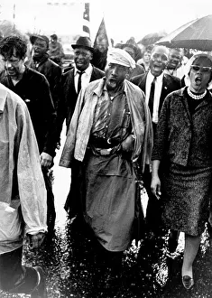 Selma: Thousands march in Alabama for voting rights