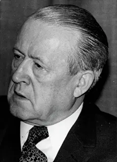 Tienne: Tienne Fajon
