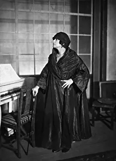 Tilla: Tilla Durieux in The Shadow, 1923