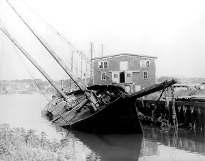 Tilting: Tilting boat at Gloucester, Massachusetts, ?