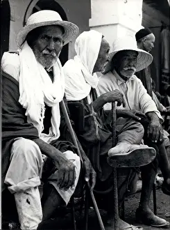 Accustomed: There is always time for a chat; These old Tunisians