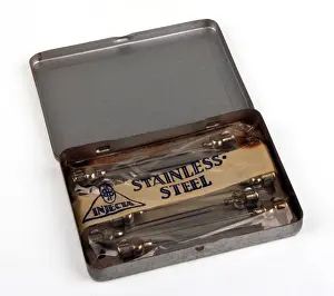 Syringe: Tinplate packaging for Injecta cannulas
