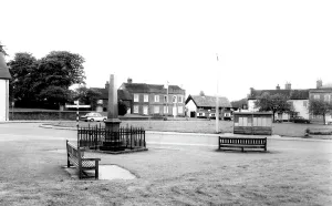 Toddington: Toddington, the Green c1965