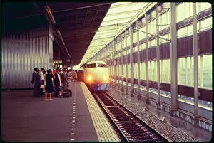 Lousada: Tokaida Train Station, Japan