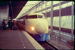Lousada: Tokaida Train Station, Japan