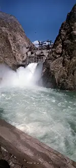 Kirghiz: Toktogul Dam, 1977