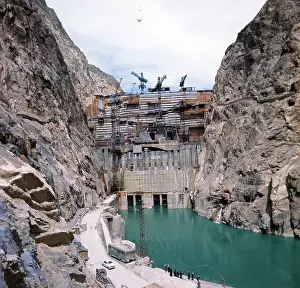Kirghiz: Toktogul Dam under construction, 1973