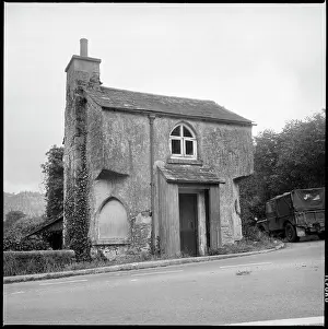 Deste: The Toll House viewed from the junction at the