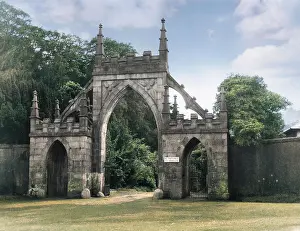 Gatehouses: TOLLYMORE ENTRANCE GATE