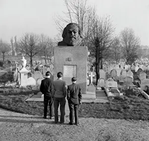 Philospher: Tomb of Karl Marx, Highgate Cemetery