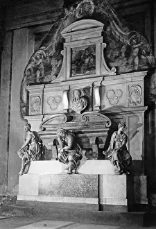 Michelangelo: The tomb of Michelangelo Buonarroti