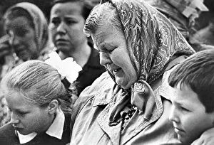 Paying: Tomb of the Unknown Soldier in Moscow, 1968