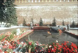 Wreaths: Tomb of the Unknown Soldier near Kremlin wall