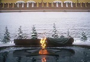Eternal: Tomb of the Unknown Soldier near Kremlin wall