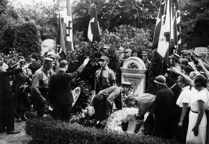 Benediction: Tombstone benediction of the murdered Hitlerjunge