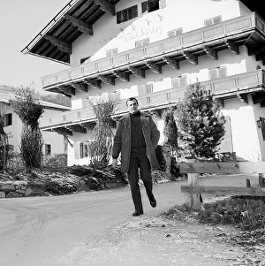 Sailer: Toni Sailer in front of his house in Kitzbuehel