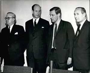 Shipbuilders: Tony Benn, Minister of Technology, with QE2 group