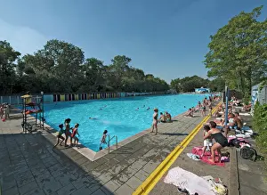 Heatwave: Tooting Bec Lido, Tooting Bec Road, Streatham, London
