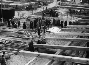 Volk: Topping out ceremony of the NSV House, 1934