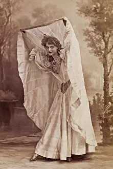 Sinden: Topsy Sinden Veil Dancing