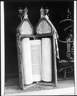 Writings: TORAH SCROLL/ CASE