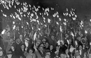 Jubilation: Torchlight procession through Vienna, 1938