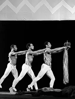 Dances: Tour of National ensemble of modern Cuban dances
